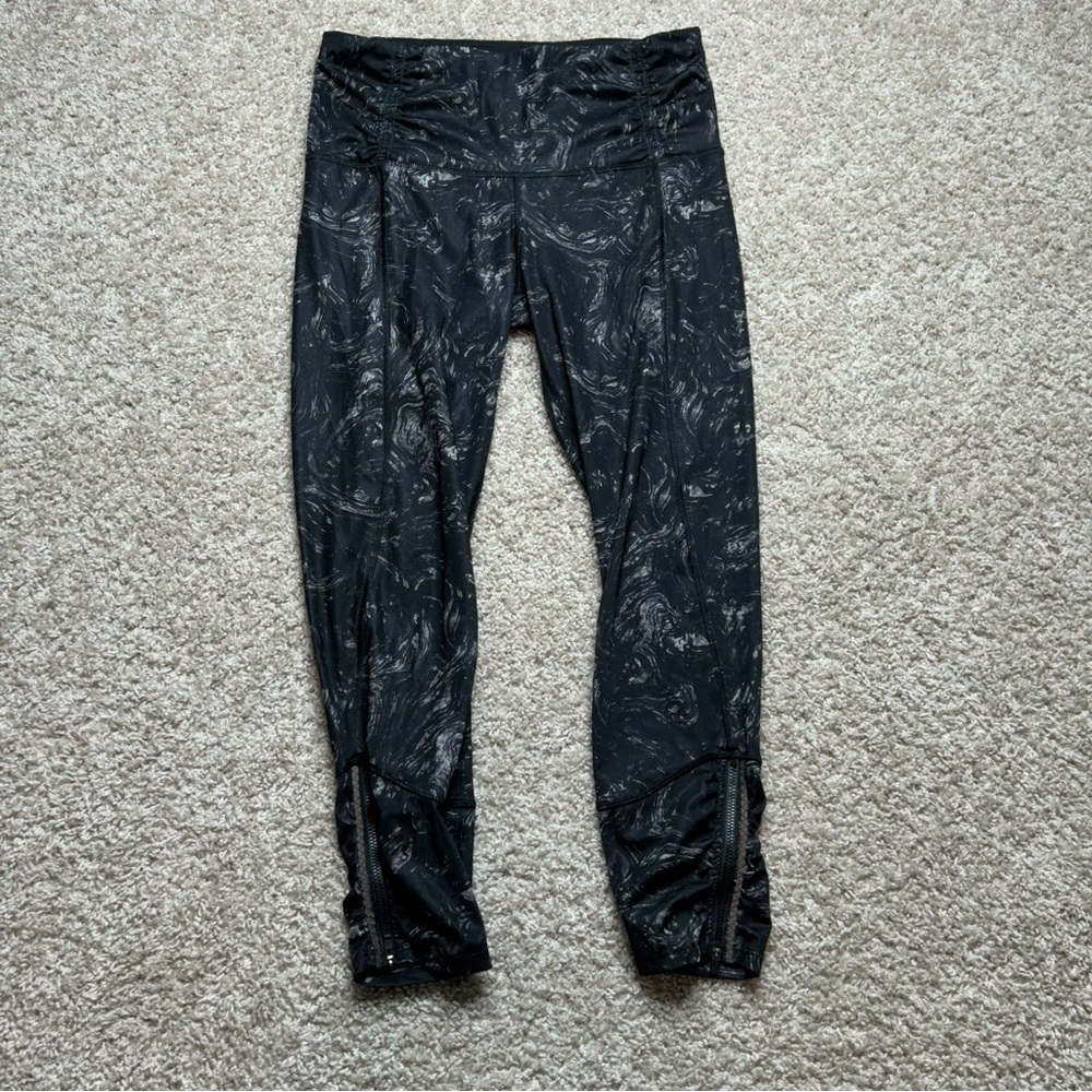 Lululemon Runday Crop Full-On Luxtreme Crop